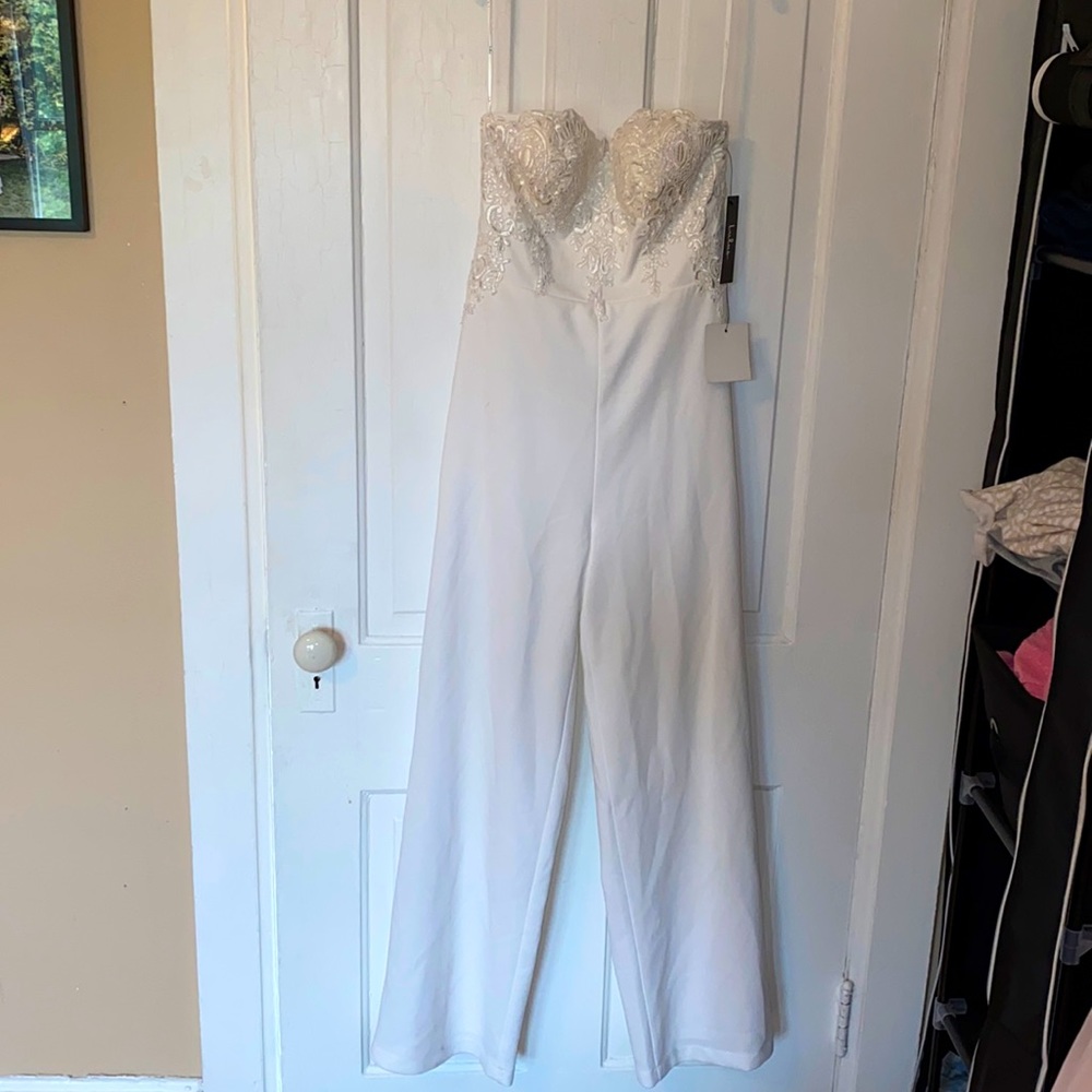 Lulus (size small) Strapless White Jumper